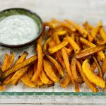 Butternut Pommes mit Kräuterdip